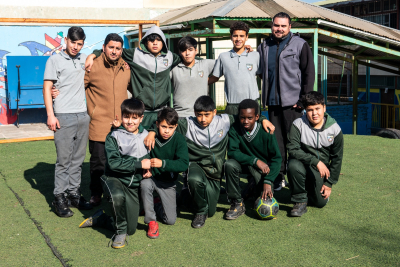 Comunidad educativa de la Escuela Pedro Viveros Ormeño celebra logro deportivo de grupo de estudiantes