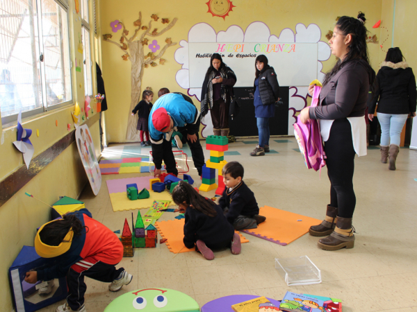 Chile Crece Contigo: programa habilita espacio para promover el v&iacute;nculo de ni&ntilde;os y adultos