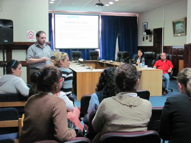 Organizaci&oacute;n MOVILH capacita a funcionarios municipales en materias de diversidad y no discriminaci&oacute;n