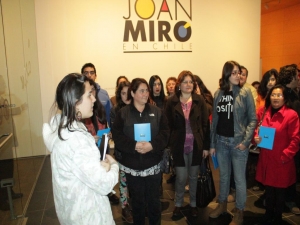 Vecinos de San Antonio participan en exposición del artista Joan Miró
