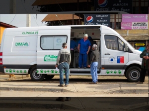 Cl&iacute;nica Veterinaria M&oacute;vil, desarrollando h&aacute;bitos de tenencia responsable.