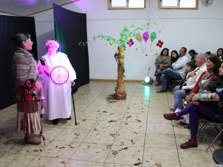 Adultos mayores celebran participación en talleres municipales