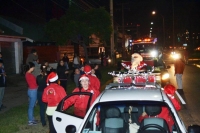 Caravana de Navidad lleno de luces alegría y colores las calles de la comuna de San Antonio.
