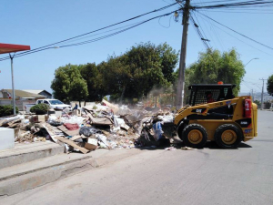 Siguen los operativos en San Antonio para erradicar los microbasurales