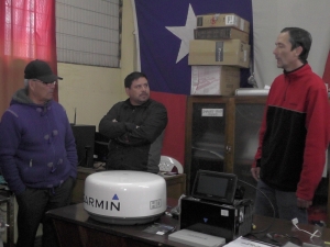 Pescadores artesanales de San Antonio recibieron modernos radares gracias a inversión de 72 millones de pesos