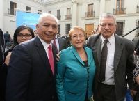 Presidenta Michelle Bachelet firmó Proyecto de Ley que modifica normas sobre dotación de funcionarios municipales