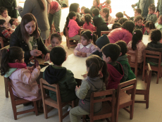 Niños y niñas aprenden sobre sus derechos