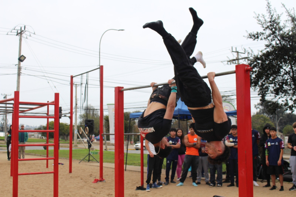 J&oacute;venes atletas sanantoninos se lucieron en competencia de calistenia