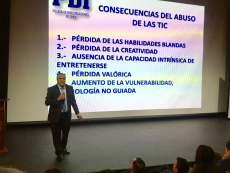 DAEM de San Antonio y PDI realizan charla sobre el ciber bullying