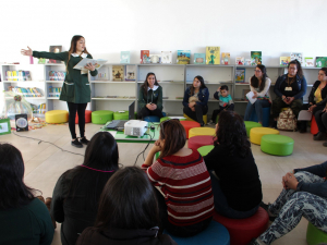 Apoderados de jardines participaron en taller de fomento lector