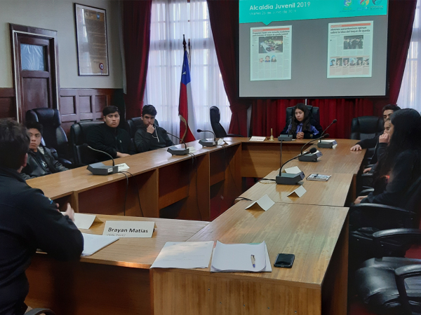 Alcald&iacute;a Juvenil de San Antonio debate sobre restricci&oacute;n horaria para ni&ntilde;os, ni&ntilde;as y adolescentes