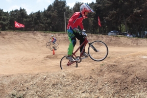 Con gran convocatoria se desarrolló el Campeonato internacional de Bicicross en el Parque Dyr.