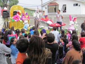 Municipalidad de San Antonio celebró Pascua de Resurrección con niños y familias