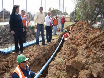 40 años de espera. En Leyda comienzan la construcción de las redes domiciliarias para el agua