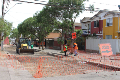 Municipio inició las obras de reposición de calle Nueva Bruselas en Los Llanos de Bellavista