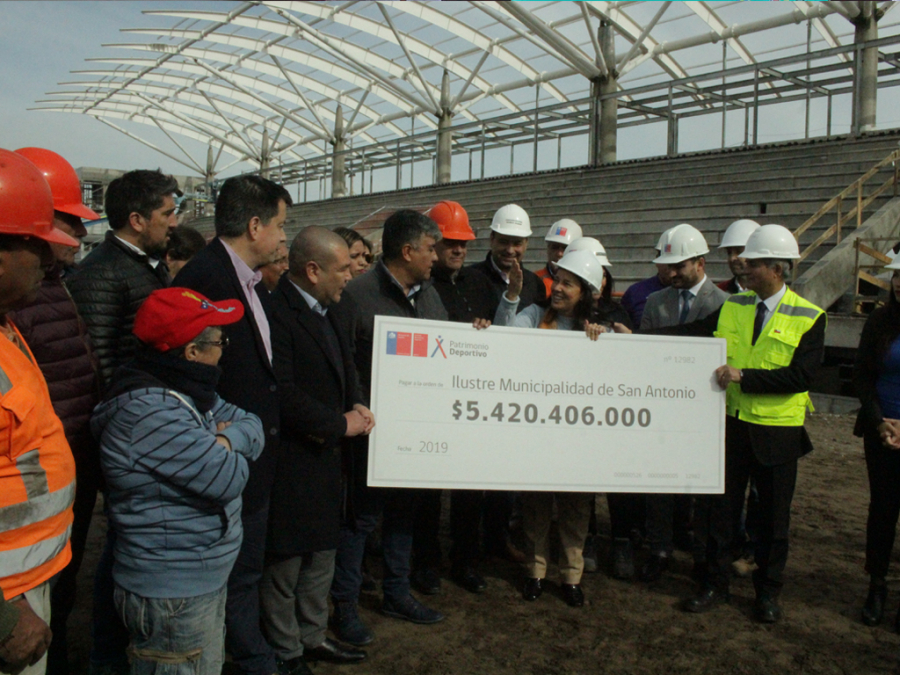 Obra del Estadio Municipal Dr. Olegario Henríquez presenta más de un 50% de avance