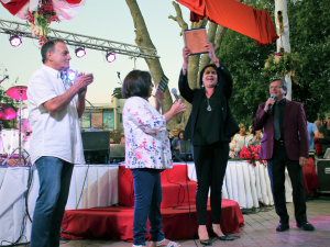 Una fiesta llena de romanticismo se vivió en la plaza de Llolleo