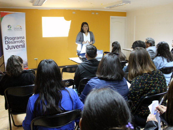 Jóvenes sanantoninos conocen beneficios sobre emprendimiento