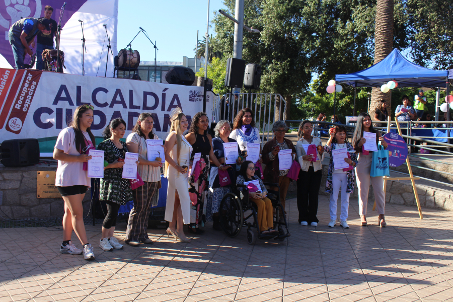 Encuentro Artístico de Mujeres en Llolleo: una conmemoración del Poder Femenino