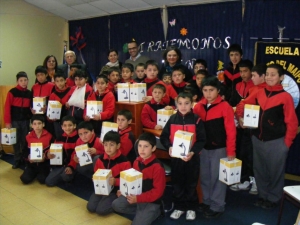 Estudiantes de la escuela Cristo del Maipo reciben importante aporte de FOSIS