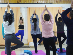 Viva una nueva experiencia con los talleres de yoga del municipio