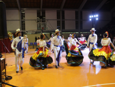Impecable gala latinoamericana de danzas folclóricas se vivió en comuna de San Antonio