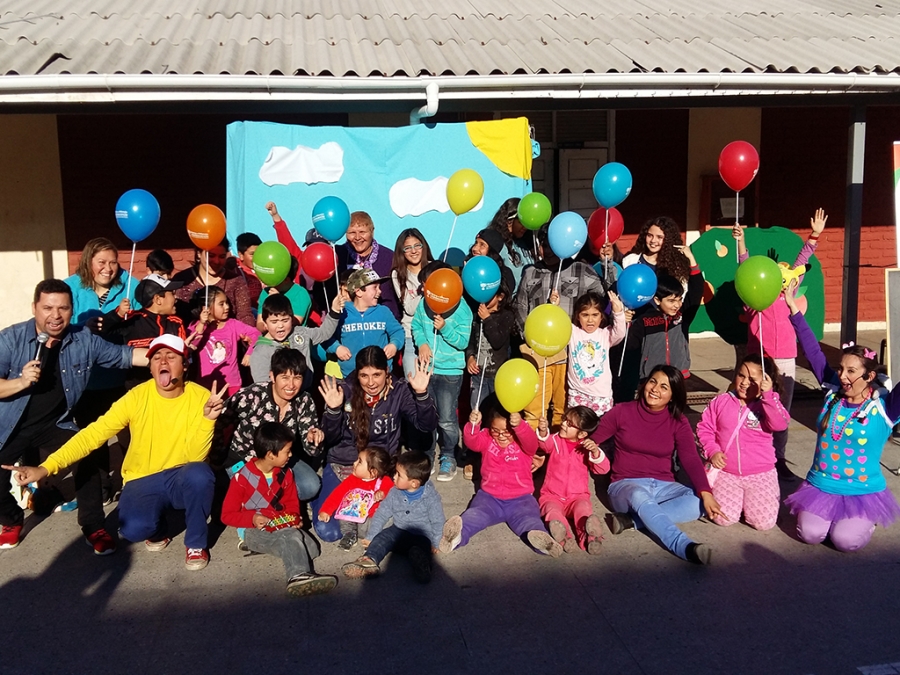 Municipio sanantonino celebró vacaciones de invierno con niños de Lo Gallardo