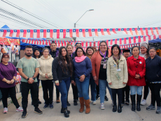 Alcaldía Ciudadana y vecinos de Cerro Alegre llevan adelante feria de emprendimiento popular
