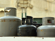 Municipalidad de San Antonio entregará 7.400 cargas de gas de 11 kilos para adultos mayores de la comuna