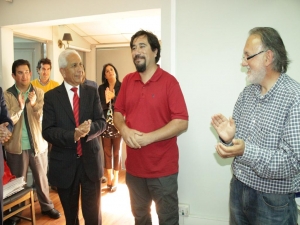 Alcalde entrega reconocimiento a periodista Rafael Sarmiento por su aporte profesional a la comuna de San Antonio