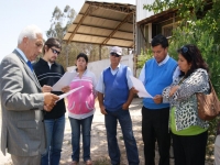 Muestras extraídas por el municipio. Alcalde Omar Vera entregó resultados a comunidad de Agua Buena