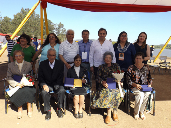 Lo Gallardo distingui&oacute; a sus vecinos m&aacute;s antiguos en la Fiesta del Embrujo
