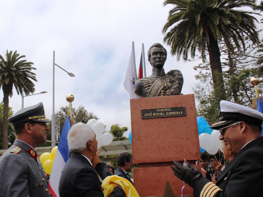 Se realizará desfile por natalicio de José Miguel Carrera