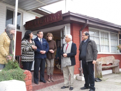 Alcalde Omar Vera en su visita al Hogar El Redil: “Rechazamos con fuerza la instalación de un Centro de Alta Complejidad en Llolleo”