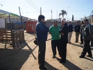 Alcalde Omar Vera junto a Bomberos Inspeccionan fondas y Ramadas del Estadio