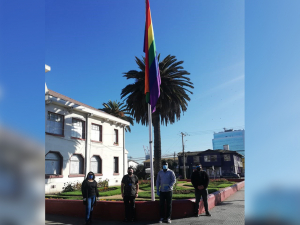 Por noveno año se iza Bandera LGTBI en San Antonio