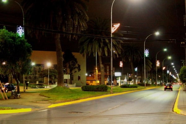 San Antonio se llena de espíritu navideño con luces y adornos en distintos puntos de la comuna