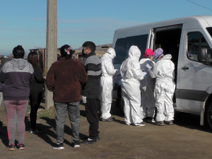 Hoy se entregaron cajas de alimentos a familias de campamento en Bellavista