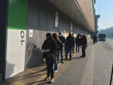 No se exponga al contagio haciendo filas en supermercados, estos locales no cerrarán en cuarentena