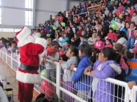 Familias disfrutaron de entretenida fiesta de navidad organizada por el Municipio