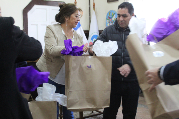 Comit&eacute; Paritario de la Municipalidad de San Antonio recibe primer lugar en concurso "Viviendo la Prevenci&oacute;n" del IST