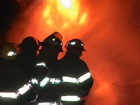 Municipalidad galardonara  a 11 bomberos más antiguos en desfile centenario de su entidad