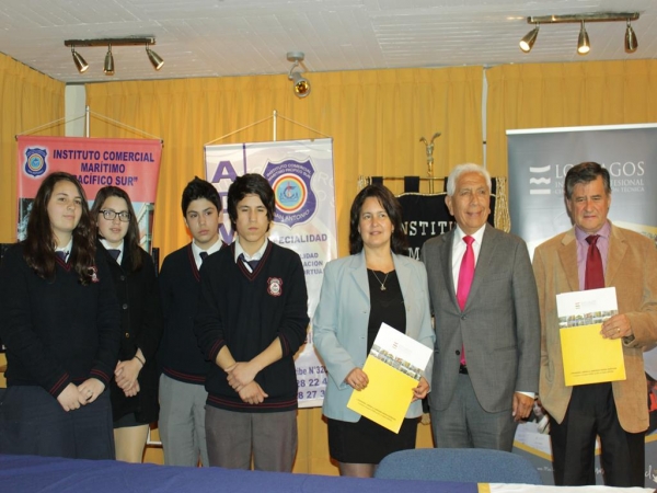 Estudiantes del liceo Comercial podr&aacute;n convalidar ramos gracias a convenio firmado con el CFT Los Lagos