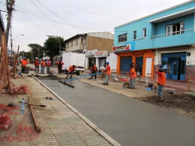 Plazo de un a&ntilde;o para cerrar y pavimentar quince calles.