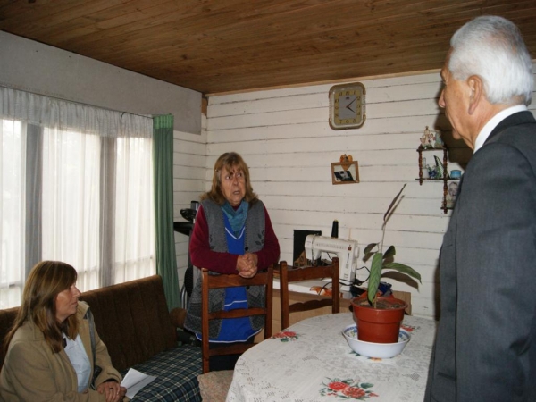 Alcalde Omar Vera visit&oacute; a adultos mayores beneficiados con programa v&iacute;nculos