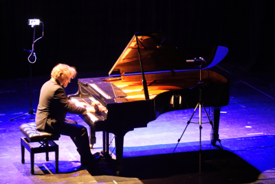 José Luis Nieto presenta un recital de alto nivel en el Centro Cultural de San Antonio
